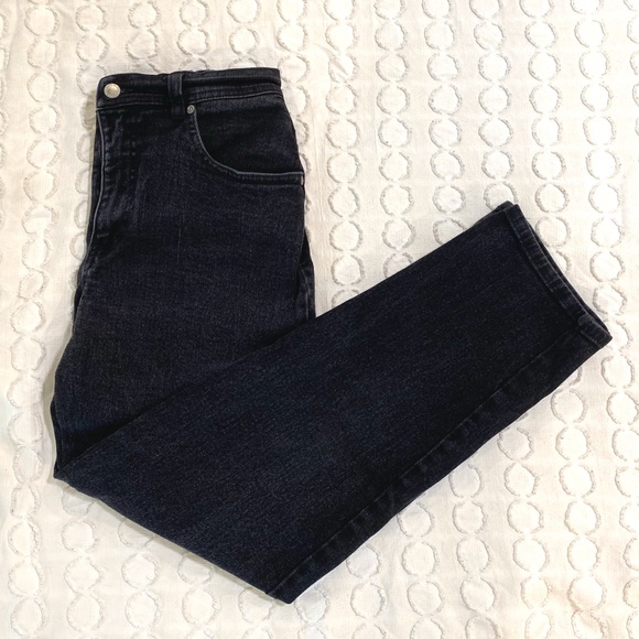 Gloria Vanderbilt Faded Black Wash Denim - Size 10 Short - Picture 1 of 4